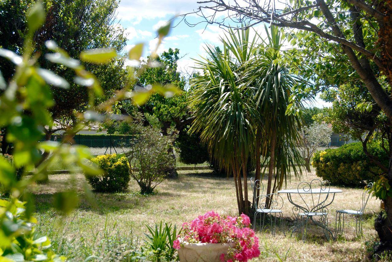 Le Mas Marguerite Arles Extérieur photo