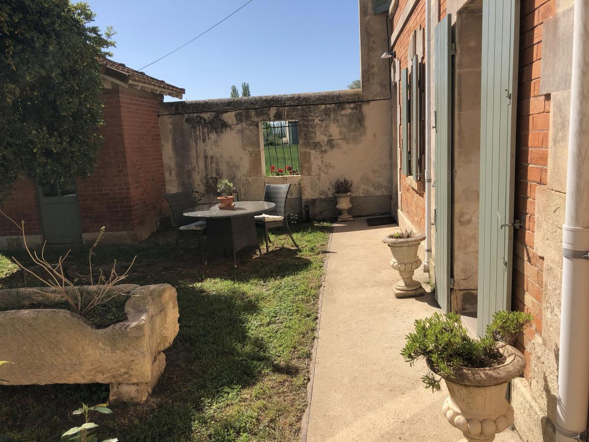 Le Mas Marguerite Arles Extérieur photo