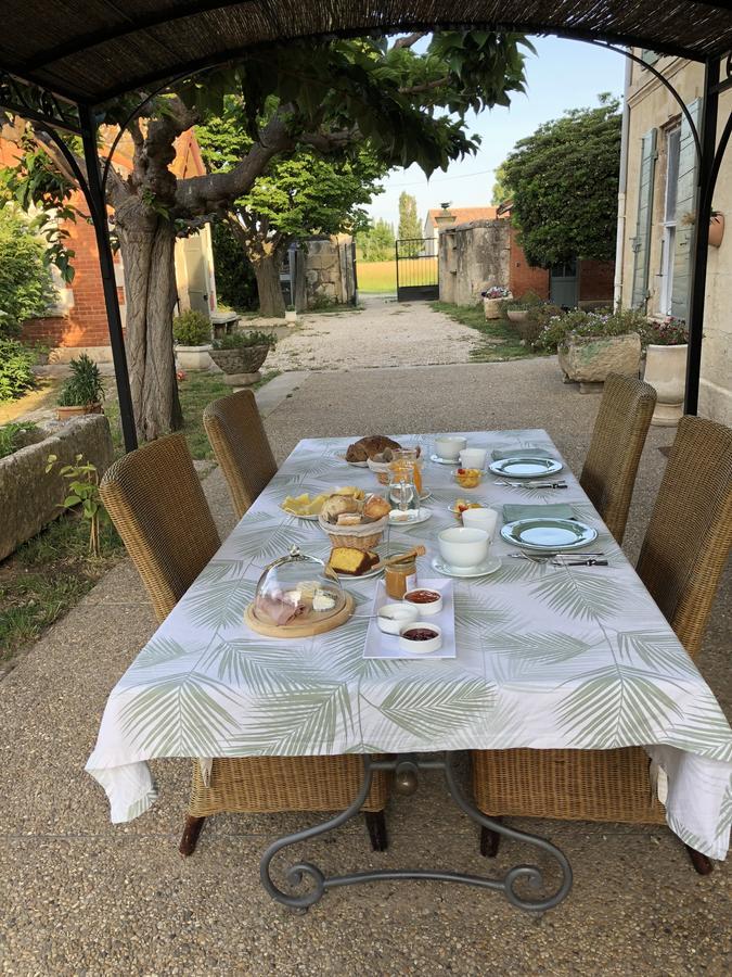 Le Mas Marguerite Arles Extérieur photo